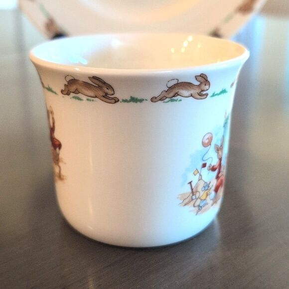 Vintage Royal Doulton Bunnykins Child's Plate and Cup Set - Picture 3 of 14